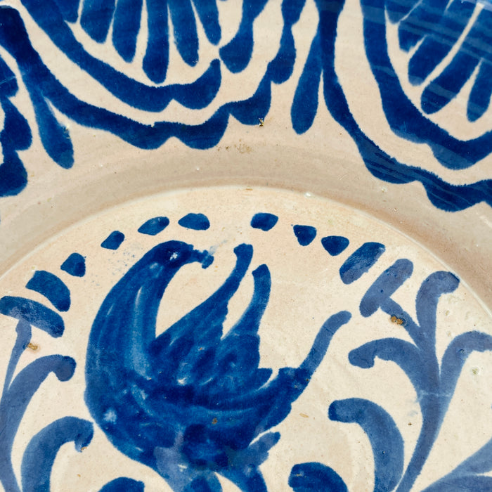 Vintage 30 cm Fajalauza bowl photographed against neutral background, highlighting cobalt heraldic falcon and fan-pattern border, ideal for Mediterranean decor, rustic home styling, cottage displays, Japandi decor and collectors of Andalusian faience.