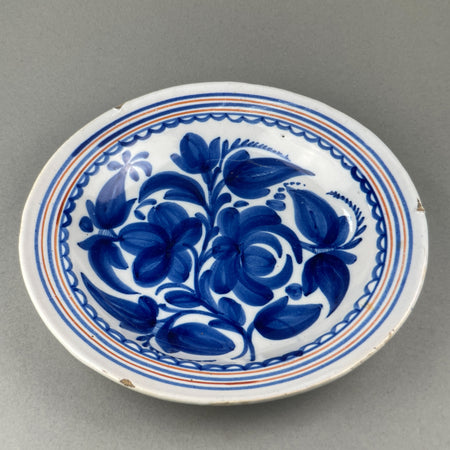 Vintage ceramic wall decor, featuring a 34 cm Talavera-style plate with deep blue and orange hand-painted accents, captured frontally for product listing.